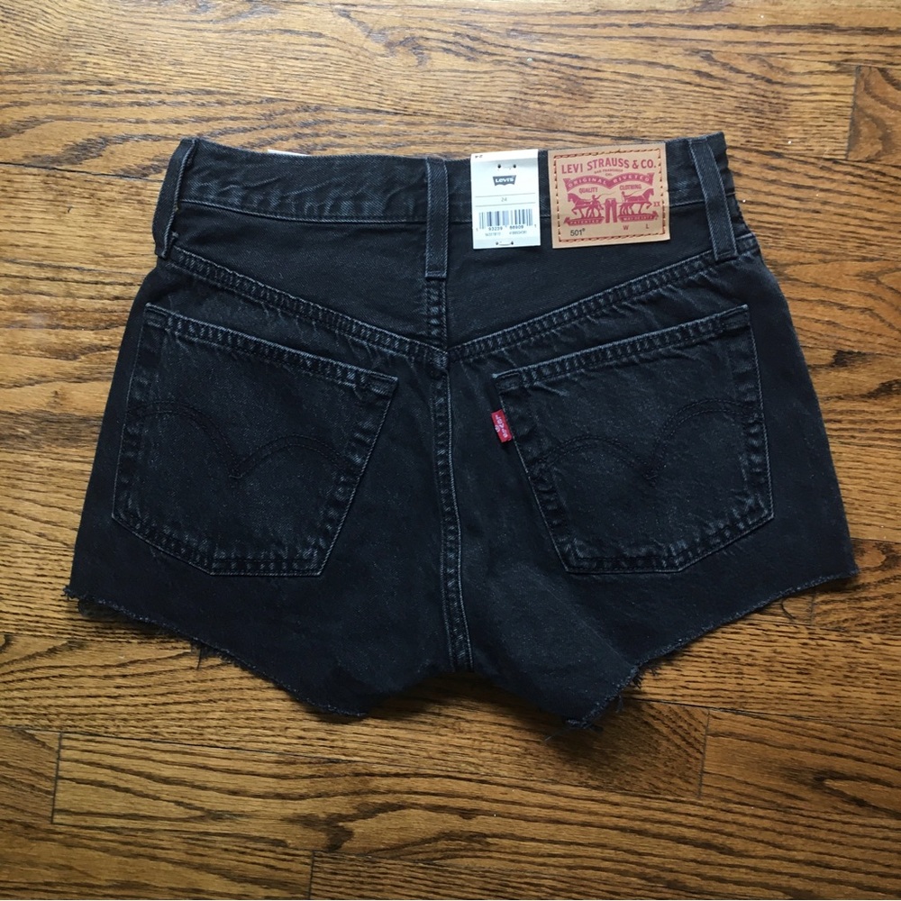 SOLD!! Sz 24 NWT New Levi’s 501 High Rise Womens Denim Jean Shorts in Black - Picture 3 of 6